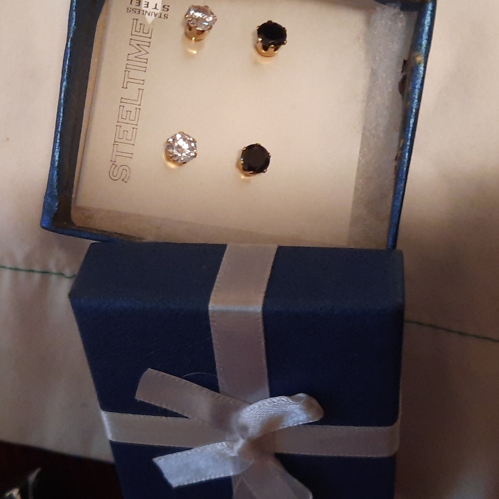 LOT OF 2 PAIRS MEN'S STUDS GENUINE 14K YELLOW GOLD OVER STEEL SOLITAIRE EARRINGS